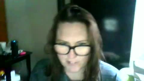 fuzzypeaches87 online show from 5, 4, 2026