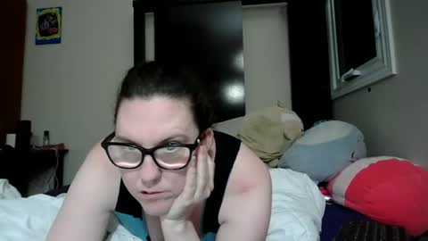 fuzzypeaches87 online show from 13, 5, 2026