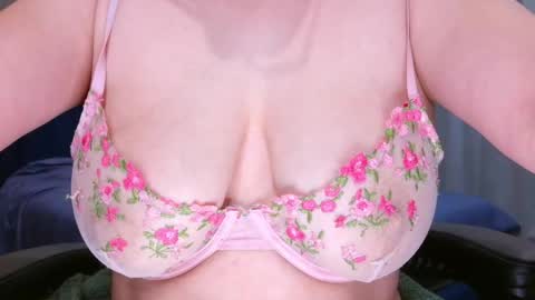 Snapshot of gaaby_ chatting on 21, 4, 2026 gaaby online show from 21, 4, 2026