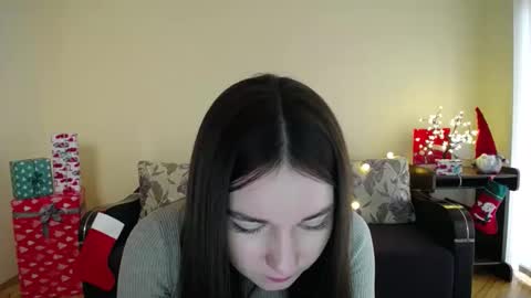 Snapshot of gabby_di chatting on 16, 12, 2024 Jaklin online show from 16, 12, 2024