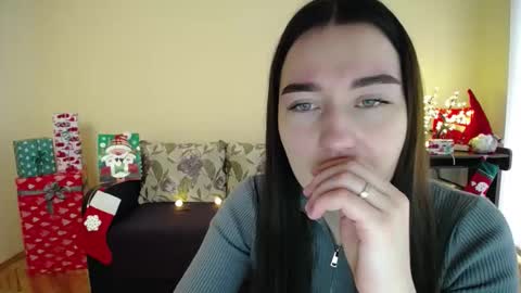 Snapshot of gabby_di chatting on 28, 12, 2024 Jaklin online show from 28, 12, 2024