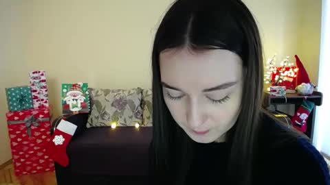 Snapshot of gabby_di chatting on 2, 1, 2025 Jaklin online show from 2, 1, 2025