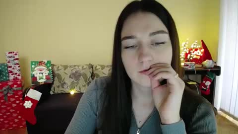 Snapshot of gabby_di chatting on 3, 1, 2025 Jaklin online show from 3, 1, 2025