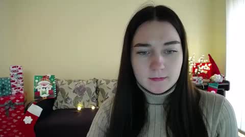 Snapshot of gabby_di chatting on 6, 1, 2025 Jaklin online show from 6, 1, 2025