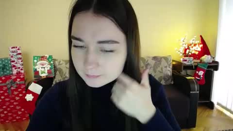 Snapshot of gabby_di chatting on 8, 1, 2025 Jaklin online show from 8, 1, 2025