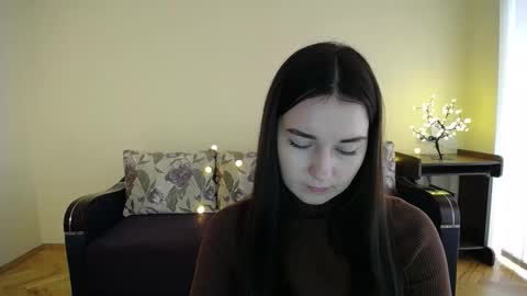 Snapshot of gabby_di chatting on 12, 1, 2025 Jaklin online show from 12, 1, 2025