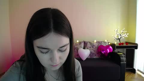 Snapshot of gabby_di chatting on 12, 3, 2025 Jaklin online show from 12, 3, 2025
