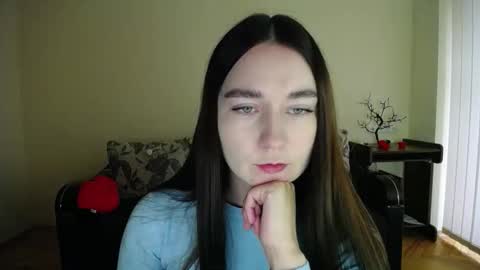 Snapshot of gabby_di chatting on 8, 10, 2025 Jaklin online show from 8, 10, 2025