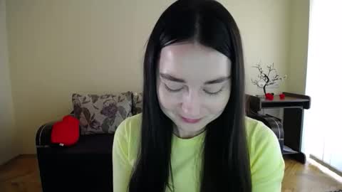 Snapshot of gabby_di chatting on 1, 11, 2025 Jaklin online show from 1, 11, 2025