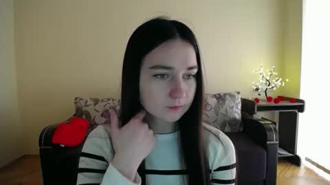 Snapshot of gabby_di chatting on 14, 4, 2026 Jaklin online show from 14, 4, 2026