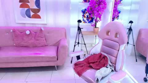 gabby_evanns online show from 30, 4, 2026