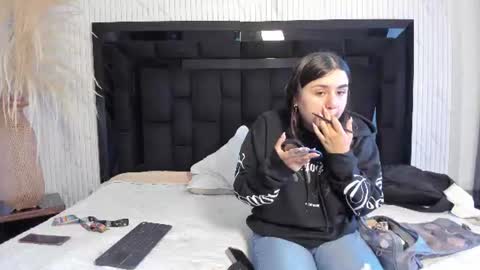 Gabby And Dominic online show from 22, 7, 2026