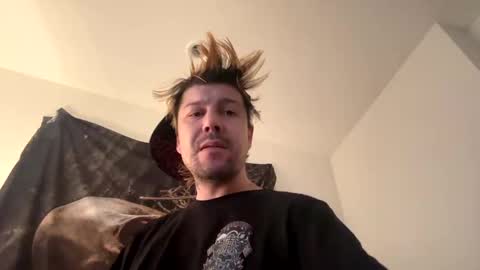 Snapshot of gabethier25 chatting on 16, 12, 2024 yeeah online show from 16, 12, 2024