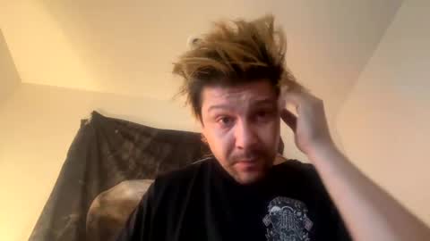 Snapshot of gabethier25 chatting on 16, 12, 2024 yeeah online show from 16, 12, 2024