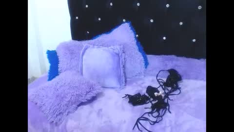 gabi_jhons_23 online show from 5, 11, 2025