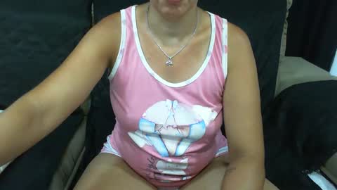 Snapshot of gabibrasil chatting on 1, 3, 2025 gaby layla online show from 1, 3, 2025