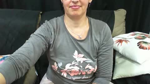 Snapshot of gabibrasil chatting on 9, 9, 2025 gaby layla online show from 9, 9, 2025