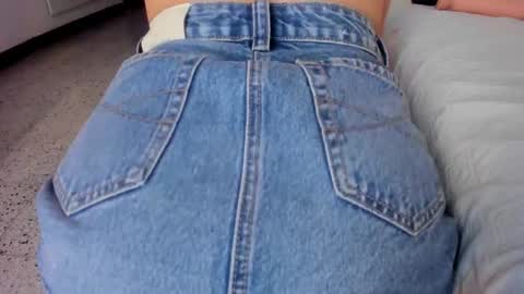 Snapshot of gabriela__gomez chatting on 27, 10, 2025 Carolina online show from 27, 10, 2025