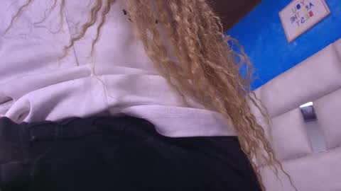 Snapshot of gabriela_leone chatting on 4, 1, 2025 gabriela online show from 4, 1, 2025