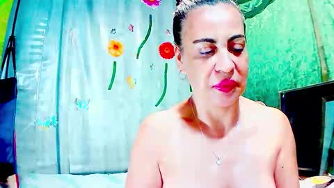 Snapshot of gabriela_sexy chatting on 16, 12, 2025 Gabriella Lopez online show from 16, 12, 2025