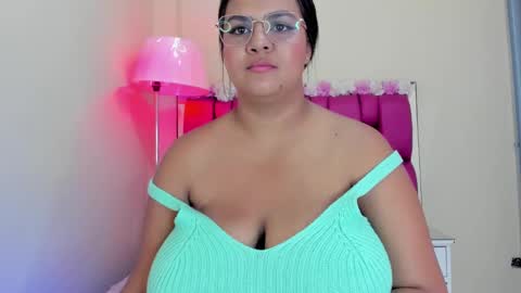 Snapshot of gabrielaa_01 chatting on 15, 1, 2025 Gaby Im on vacation see you on November 25 online show from 15, 1, 2025