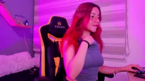 Snapshot of gabrielaa_castro chatting on 12, 11, 2025 gabi online show from 12, 11, 2025