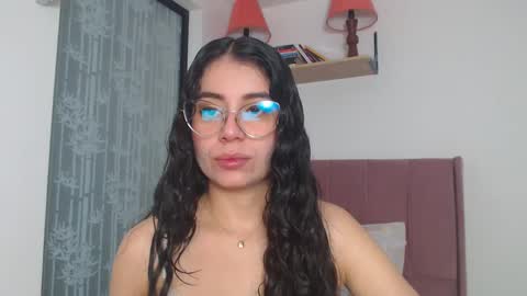 GabrielaRossa online show from 4, 3, 2025