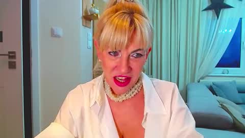 GabrielleMature online show from 10, 1, 2026