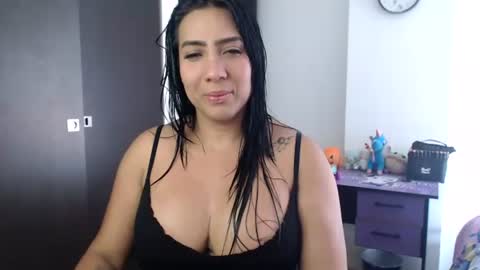 Snapshot of gaby_bluexx chatting on 7, 7, 2026 Gaby Blue online show from 7, 7, 2026