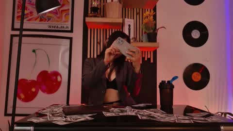 Gaby  online show from 5, 11, 2025