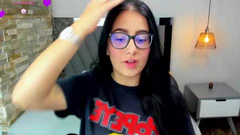 Snapshot of gaby_nighy chatting on 17, 9, 2025 GABY online show from 17, 9, 2025