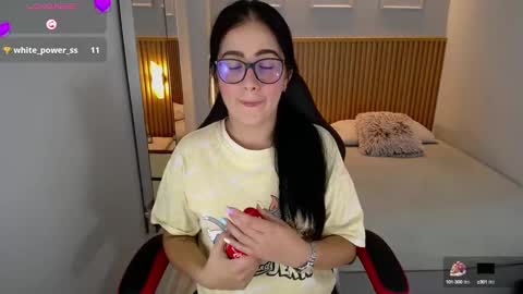 Snapshot of gaby_nighy chatting on 18, 9, 2025 GABY online show from 18, 9, 2025