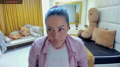 Snapshot of gaby_trent chatting on 5, 3, 2025 gabriela online show from 5, 3, 2025