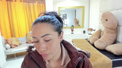 Snapshot of gaby_trent chatting on 12, 9, 2025 gabriela online show from 12, 9, 2025