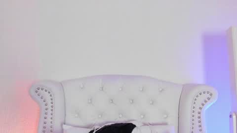 Snapshot of gabypetit chatting on 7, 4, 2026 Gaby online show from 7, 4, 2026