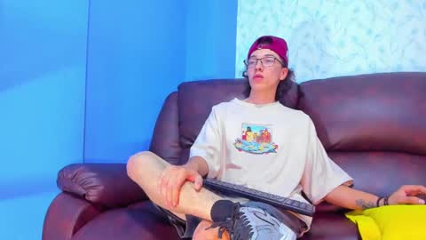 Snapshot of gadiel_sex chatting on 27, 2, 2025 gadiel_sex online show from 27, 2, 2025