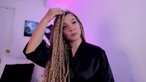 Snapshot of gaia_stonne chatting on 1, 11, 2025 gaia_stonne online show from 1, 11, 2025