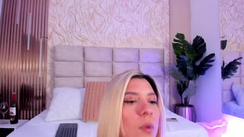 Snapshot of gaia_stonne chatting on 24, 4, 2026 gaia_stonne online show from 24, 4, 2026