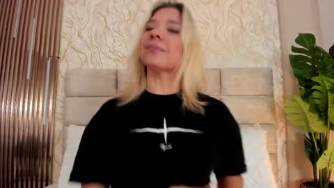 Snapshot of gaia_stonne chatting on 27, 4, 2026 gaia_stonne online show from 27, 4, 2026