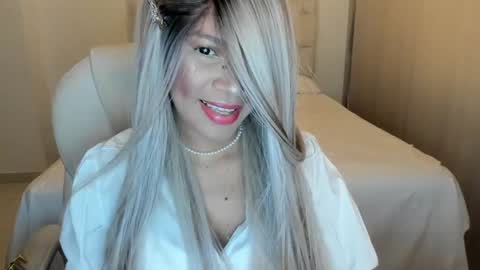 Snapshot of gala_oficiall chatting on 17, 9, 2025 G A L A online show from 17, 9, 2025