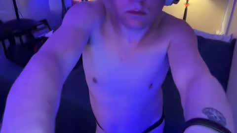 Snapshot of gallowsjackirl chatting on 17, 12, 2024 gallowsjackirl online show from 17, 12, 2024