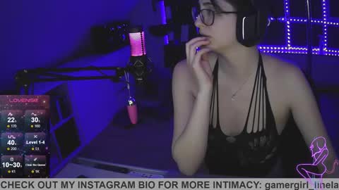 Snapshot of gamergirl_linela chatting on 13, 10, 2025 gamergirl_linela online show from 13, 10, 2025