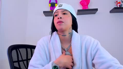 Snapshot of gangster_girl chatting on 5, 1, 2025 GANG online show from 5, 1, 2025