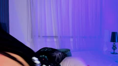 garnet  online show from 20, 1, 2025