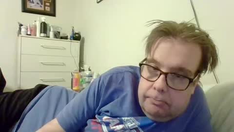 Snapshot of garyg930 chatting on 12, 1, 2025 Gary online show from 12, 1, 2025