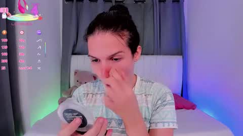 Snapshot of gatitavenecis1 chatting on 1, 3, 2026 Vnecis Marn online show from 1, 3, 2026