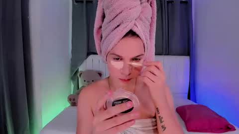 Snapshot of gatitavenecis1 chatting on 2, 3, 2026 Vnecis Marn online show from 2, 3, 2026