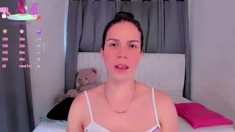 Snapshot of gatitavenecis1 chatting on 4, 3, 2026 Vnecis Marn online show from 4, 3, 2026