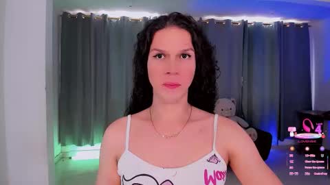 Snapshot of gatitavenecis1 chatting on 23, 3, 2026 Vnecis Marn online show from 23, 3, 2026