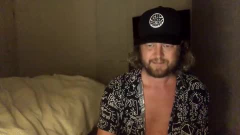 Snapshot of gcsurfer81 chatting on 4, 10, 2025 gcsurfer81 online show from 4, 10, 2025